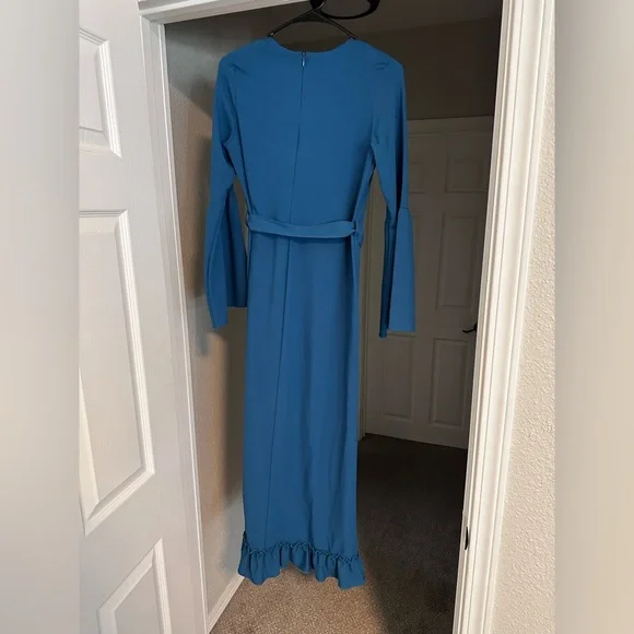 Elegant Blue Ruffle Maxi Dress - Picture 2 of 3